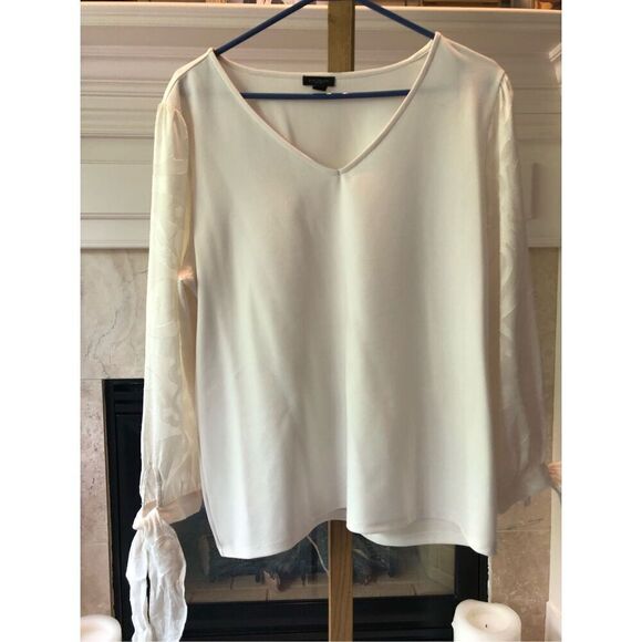 Ann Taylor Factory Women’s White Long Sleeve Elegant Blouse Size L - Picture 1 of 7